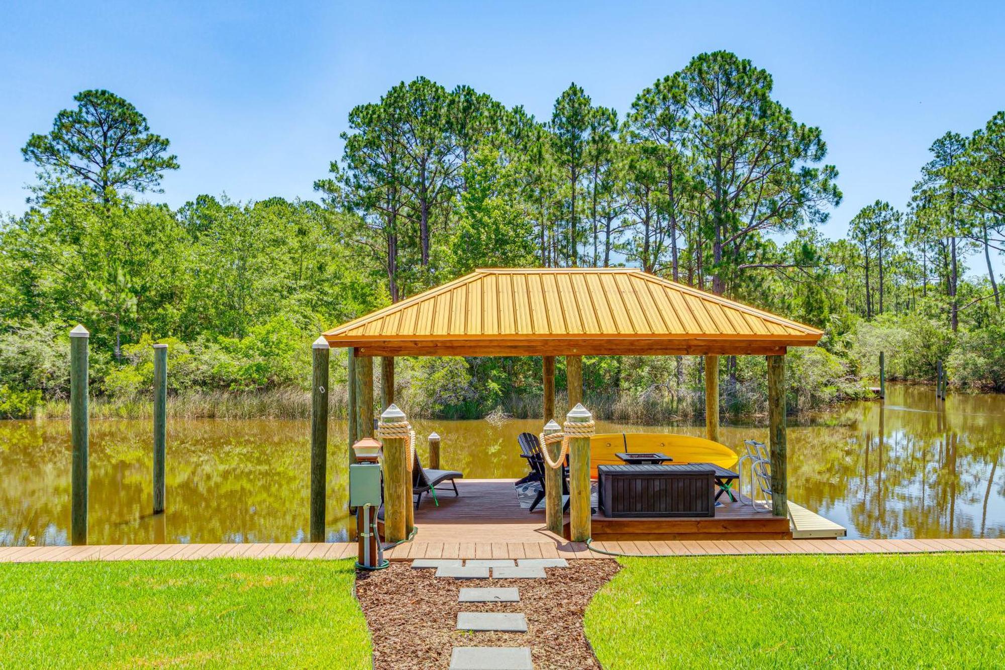 Waterfront Florida Vacation Rental With Boat Dock Милтон Экстерьер фото
